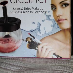 QuickSpin Makeup Brush Cleaner with Black Lid